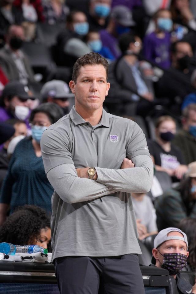 开云Kaiyun官网入口-小沃顿终于下课！国王成新赛季首支换帅球队