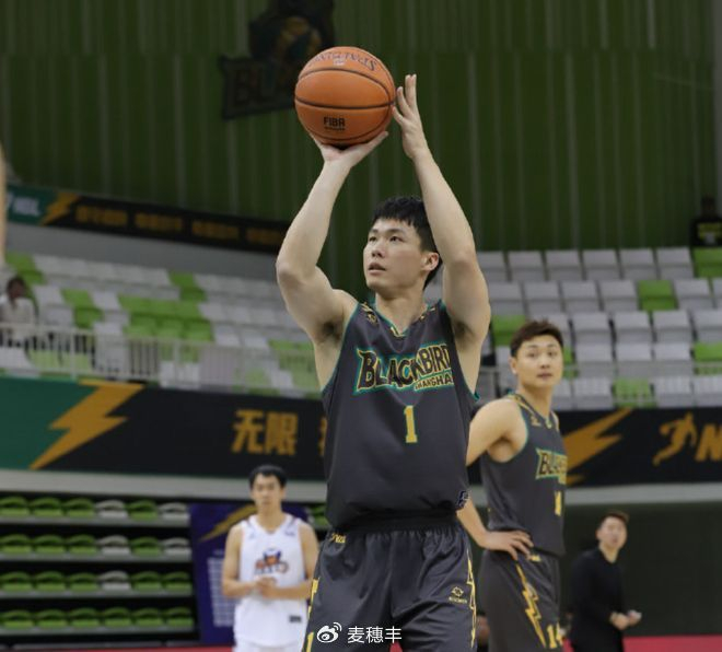 开云Kaiyun官网入口-首秀仅得1分！网红球员终于登场，没打就进全明星|赖益烨|男篮|上海|上海玄鸟男篮|山东队_新浪体育_新浪新闻