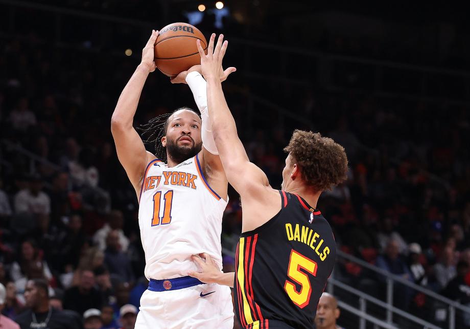 布伦森30+13沃克空砍36分 尼克斯险胜老鹰